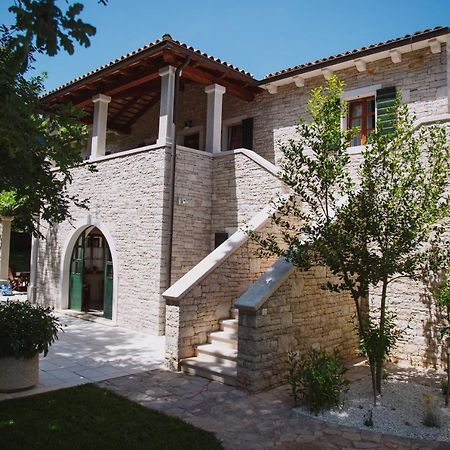 Villa Kringa Tinjan Екстер'єр фото