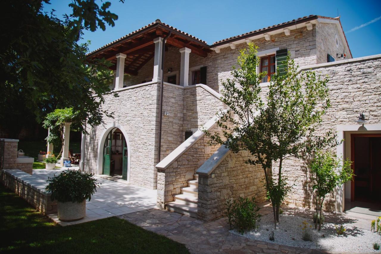 Villa Kringa Tinjan Екстер'єр фото