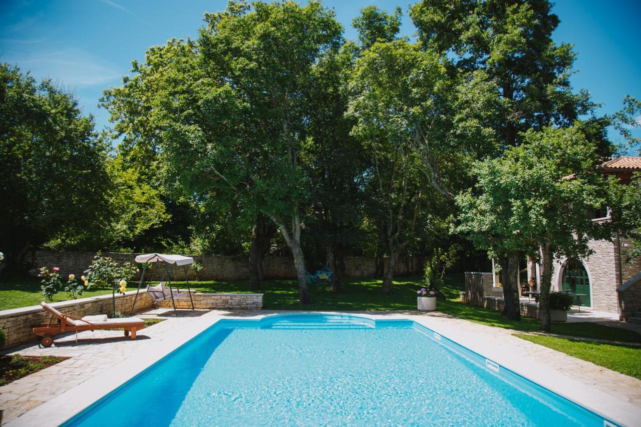 Villa Kringa Tinjan Екстер'єр фото
