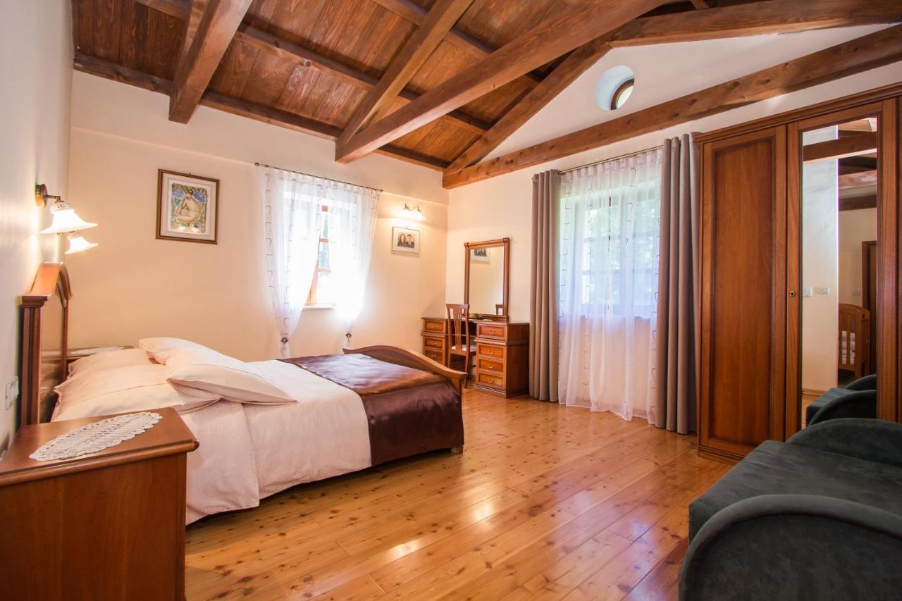 Villa Kringa Tinjan Екстер'єр фото
