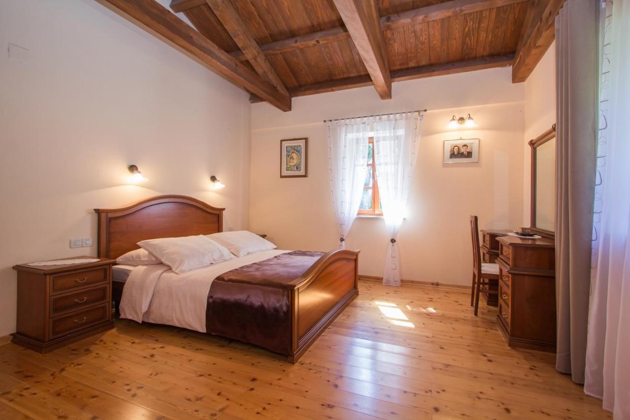 Villa Kringa Tinjan Екстер'єр фото