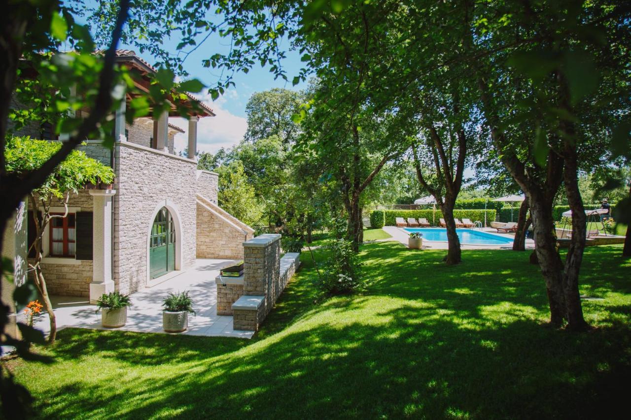 Villa Kringa Tinjan Екстер'єр фото