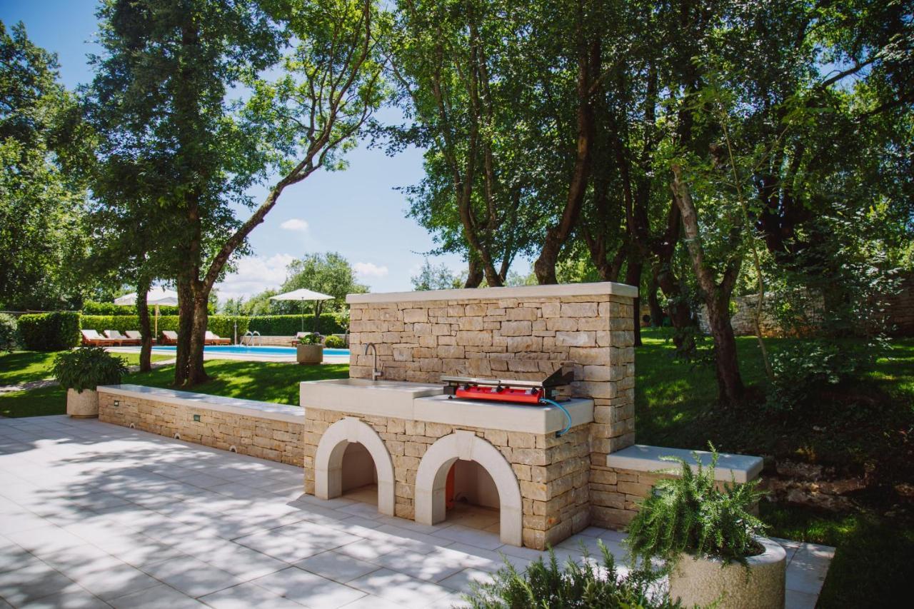 Villa Kringa Tinjan Екстер'єр фото