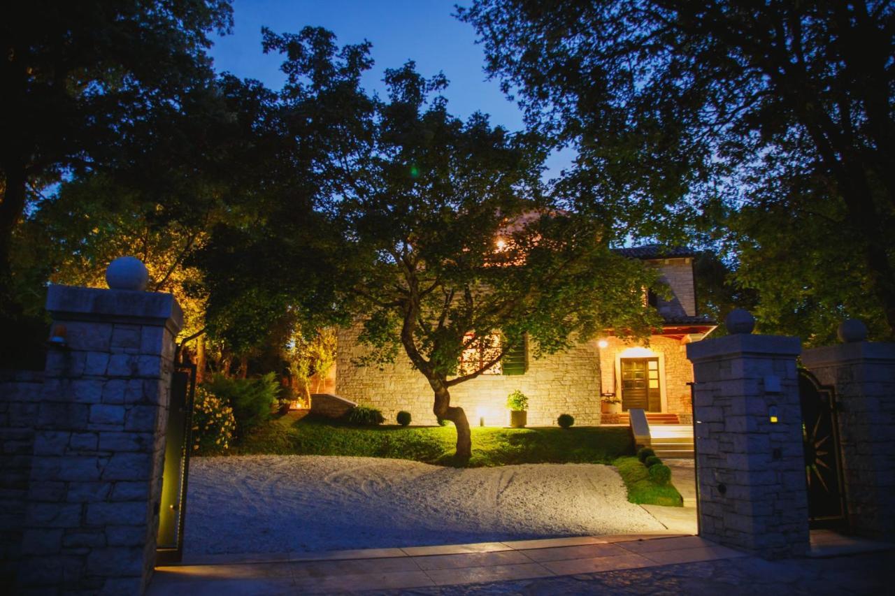 Villa Kringa Tinjan Екстер'єр фото