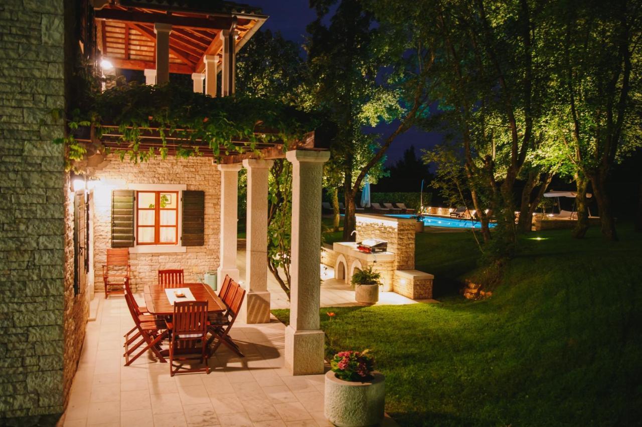 Villa Kringa Tinjan Екстер'єр фото