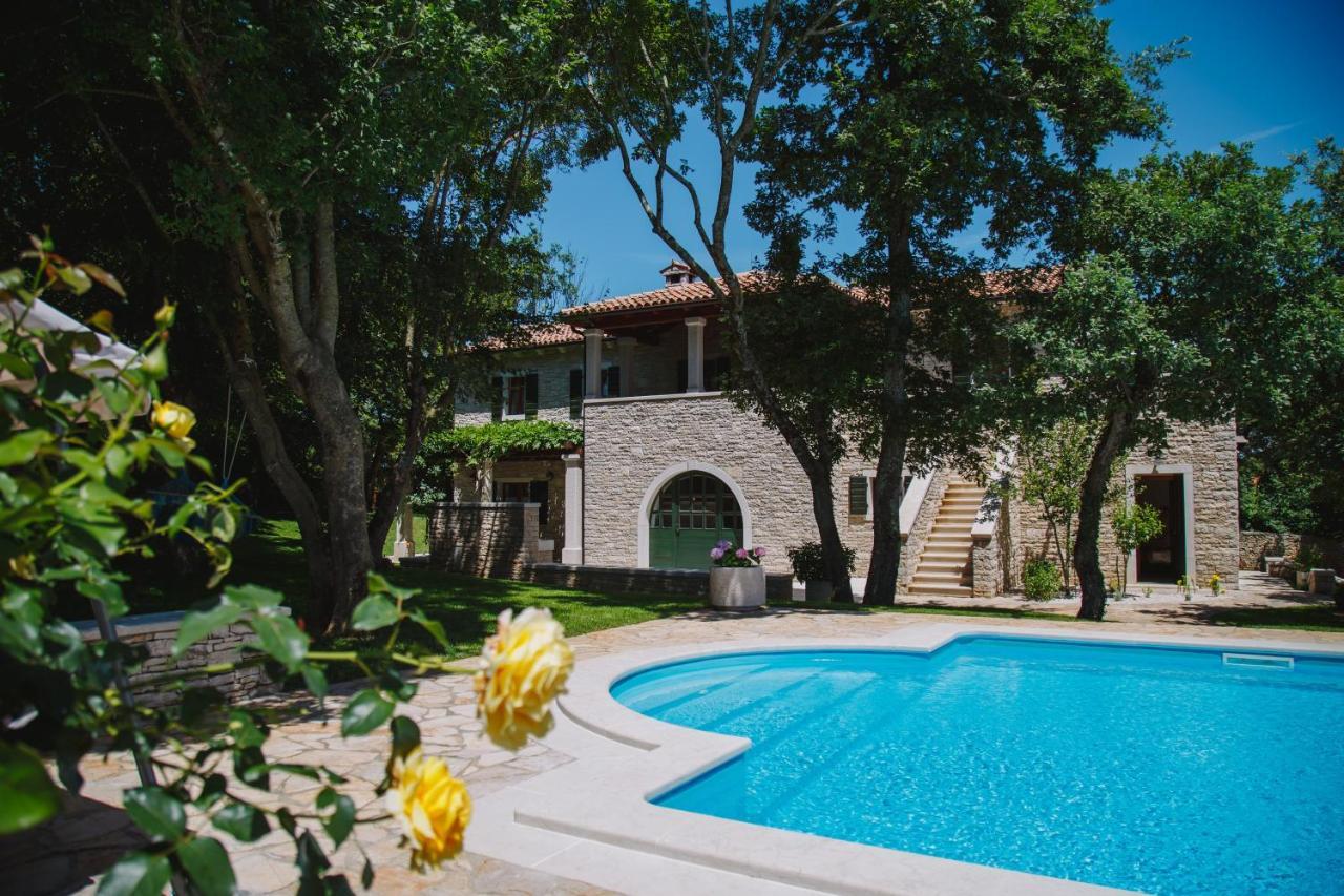 Villa Kringa Tinjan Екстер'єр фото