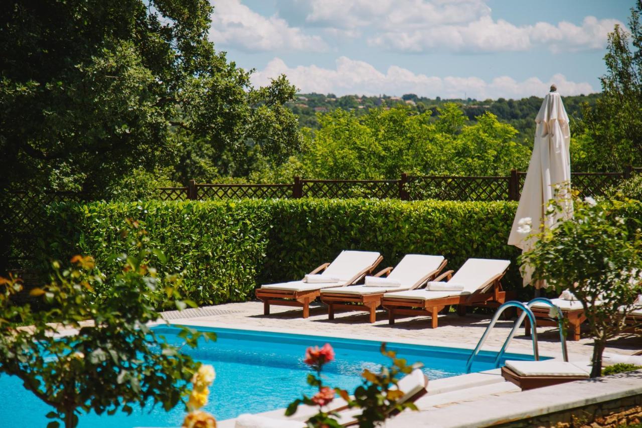 Villa Kringa Tinjan Екстер'єр фото